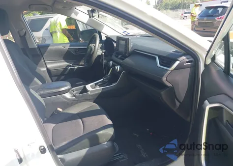 2021 Toyota Rav4 Le z USA, uszkodzony, nr VIN 2T3F1RFV4MC143082